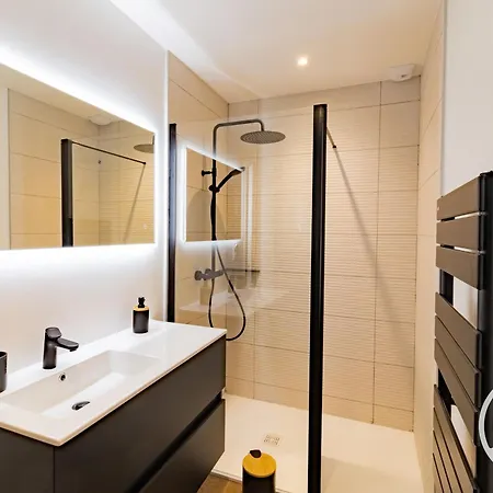 Holiday home Climatise Avec Privatif, Cheminees Decoratives Et Vue Sur Loire - Fr-1-622-90