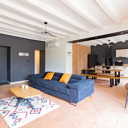 Climatise Avec Privatif, Cheminees Decoratives Et Vue Sur Loire - Fr-1-622-90
