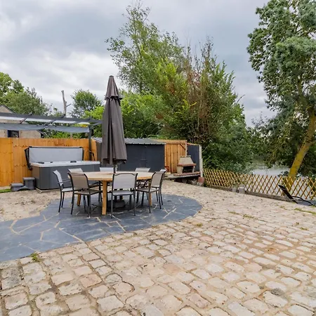 Climatise Avec Privatif, Cheminees Decoratives Et Vue Sur Loire - Fr-1-622-90 בית נופש *
